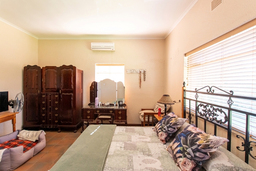 4 Bedroom Property for Sale in Ongegund Village Western Cape